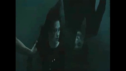 New Moon [страшна тъпотия]