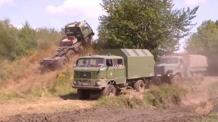 Руски камиони в действие - демонстрация !