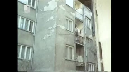 Българският сериал Мъже без мустаци (1989), Втора серия - Изчезналият автомобил [част 1]