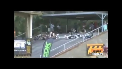 Падане На Стартовата Линия !!