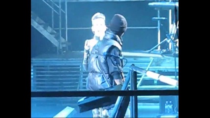 Солото на Том :x Tokio Hotel - Хамбург, Der Kampf Der Liebe 28.02.10г.