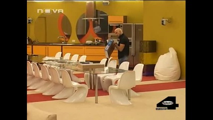 Big Brother 4 - Константин се заема с мисията да подреди пъзела - Видео #2 [03.10.2008]