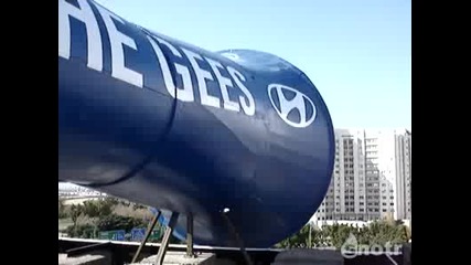 Най - голямата вувузела в целия свят ! Направо ще умрете ако сте до нея ! 