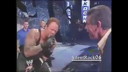 Undertaker canвґt stop laughing 