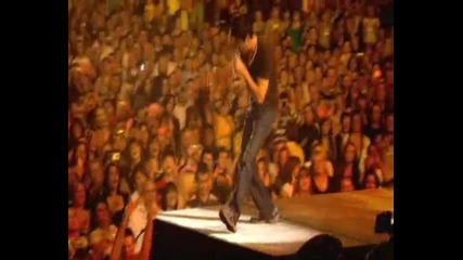 Enrique Iglesias rythm divine (live from belfast)