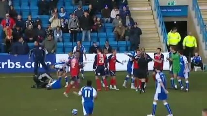Gillingham 1 - 0 Huddersfield - Eccleston Red Card 