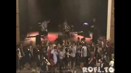 Лош скок от сцената - смях 