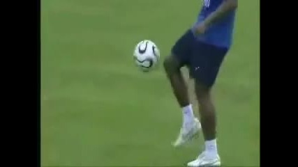 Ronaldinho tricks 