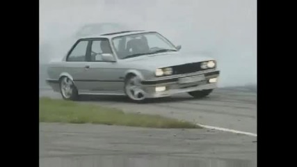 Palenie gumy srebrne Bmw E30 325 (hq)