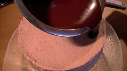 Como cubrir una Tarta con Cobertura de Chocolate - Tarta de Chocolate y Avellanas - Paso 5