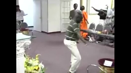 Bro Franklin Mad dancing in the church [www.naijapals.com]