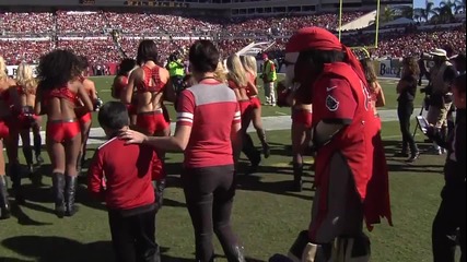Малък танцьор обра аплодисментите на целия стадион