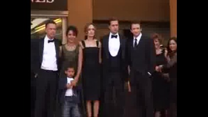 Angelina Jolie Пак Иска Да Осиновява №7 
