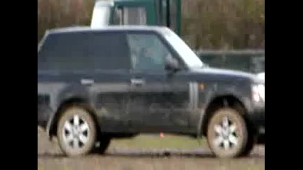 Безпомощен Range Rover