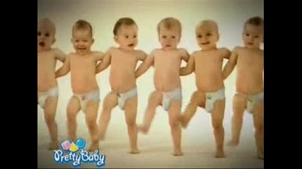 Танцуващи бебета-играят хоро