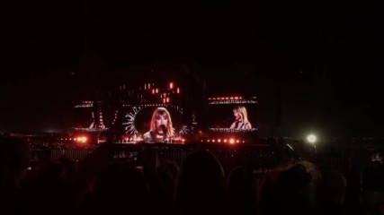 На живо от Формула 1! Taylor Swift - You Belong With Me