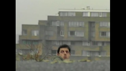 Mr Bean - Driving on roof of car