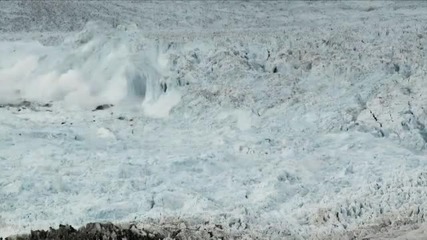 Разкъсване На Най - Големия Айсберг Сниман Някога!