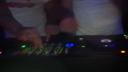 W.a.n.a. Andrez & Double D Live in club Mojo-1