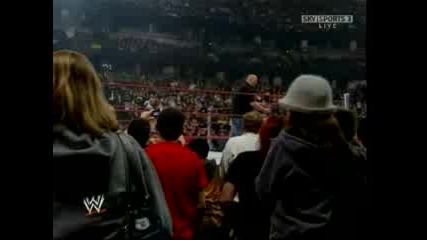Wwe Raw - Грамадата Се Завръща