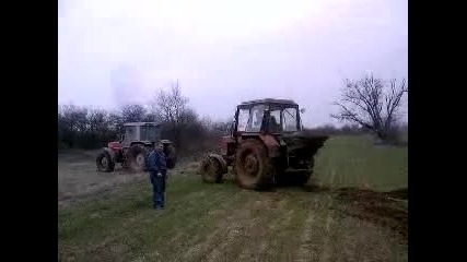 Дърпане на закъсал трактор