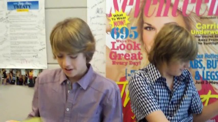 Dylan and Cole Sprouse.mp4at