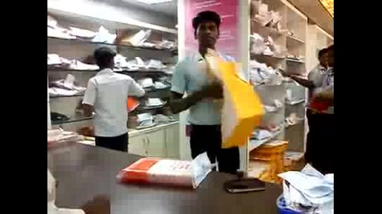 Мъж с най-бързите ръце