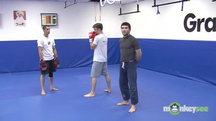 Muay Thai Kickboxing - How to Throw a Jab
