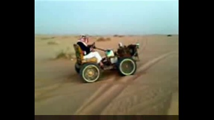 Ето какво карат в пустинята.голям смях :).wmv