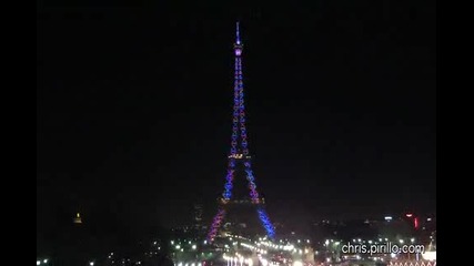 Айфеловата кула през нощта в Париж, Франция