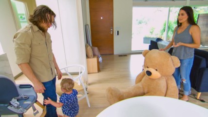 Brie Bella gets Birdie Joe a giant teddy bear: Total Bellas Preview Clip, Jan. 27, 2019