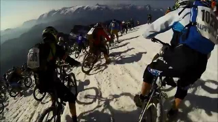 Доста екстремно алпийско спускане с колела - Франция 2013