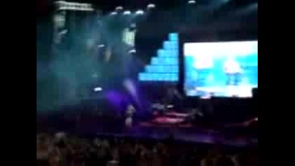 Rihanna - Live In Belgrad Umbrella