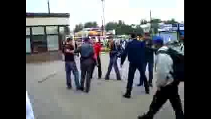 Човека си е биткаджия :) :) :)