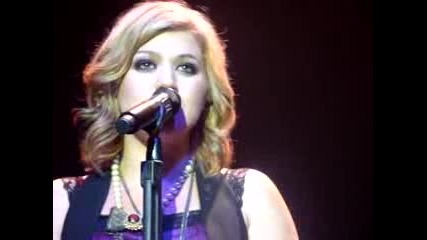 Kelly Clarkson Chivas Live Detroit October 2007 
