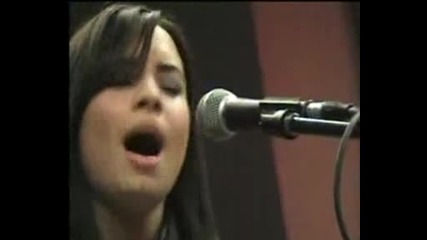 demi lovato - la la land {live in april 28 2009} 