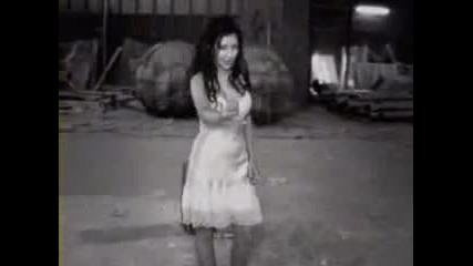 Страхотна песен! Christina Aguilera // Soar *music video*