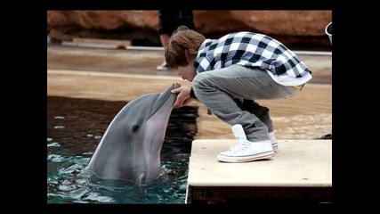 Justin Bieber - Love Me