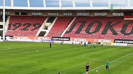 Локомотив София и Ботев Враца загряват в "Надежда"