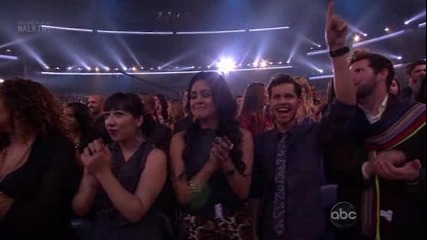 Kelly Clarkson Performance | American Music Awards 2012