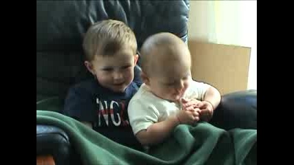 Charlie bit my finger - again !