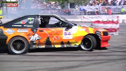 Toyota Corolla Ae86 drifting
