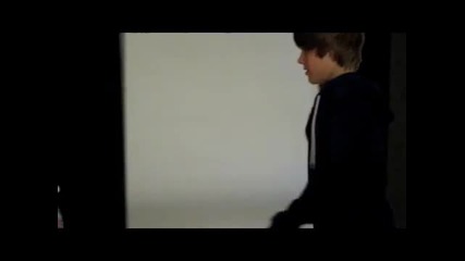 Justin Bieber в студио за реклама на Pop Star 