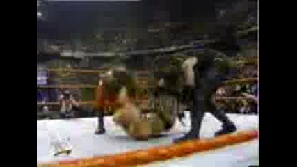 Wwe Kane And The Undertaker - Double Chokeslam