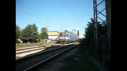 Къс товарен влак с 46041