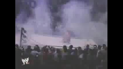 The Undertaker returns at Royal Rumble & destroys the ring