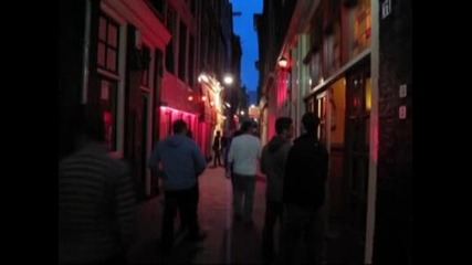 Амстердам закрива прочутия "Квартал на червените фенери" ?