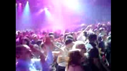 paul van dyk sofia 18.04.09 part 3.3gp 