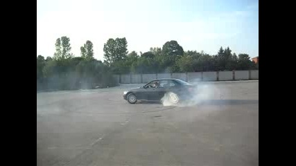 Bmw 320i burning tires