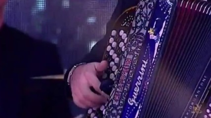 Rade Jorovic - Pogledom Te Trazim - Novogodisnja Zurka Дm sat 2017